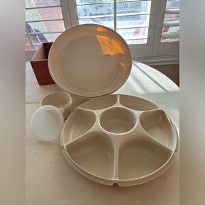 Pristine tupperware divided round veg chip dipServing tray container Dome lid